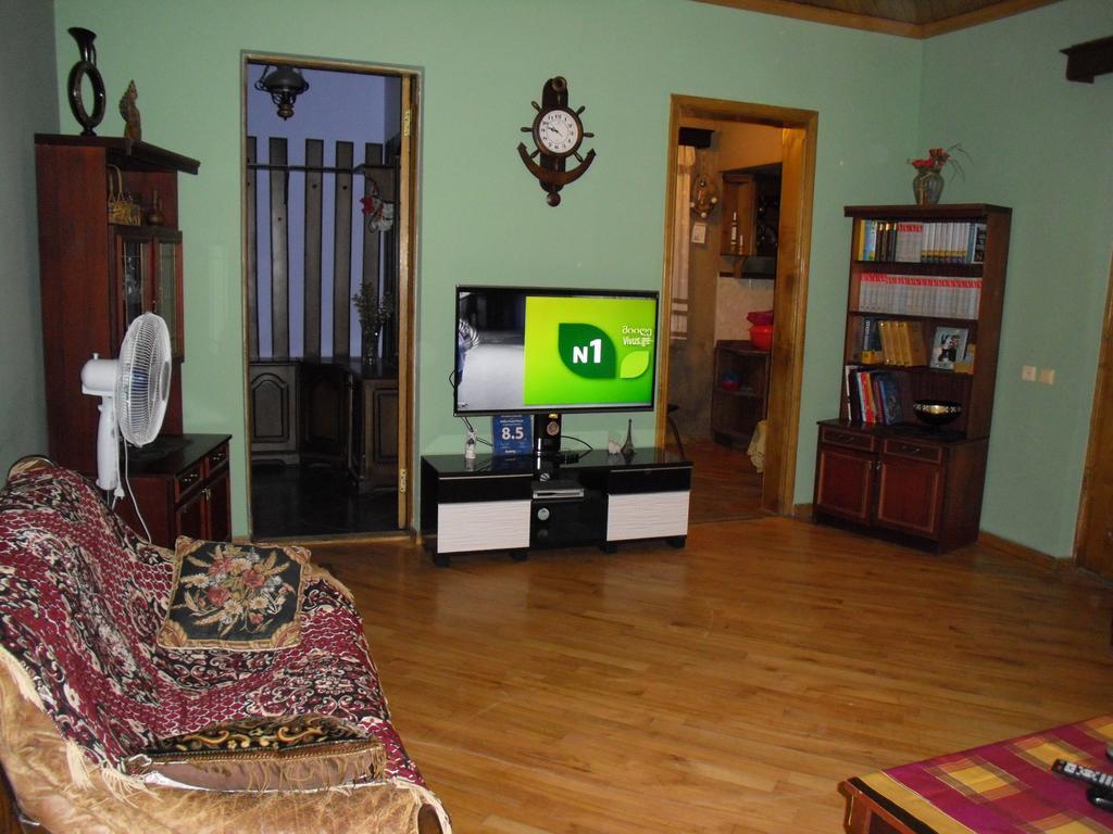 Suliko Guest House Batoemi Buitenkant foto