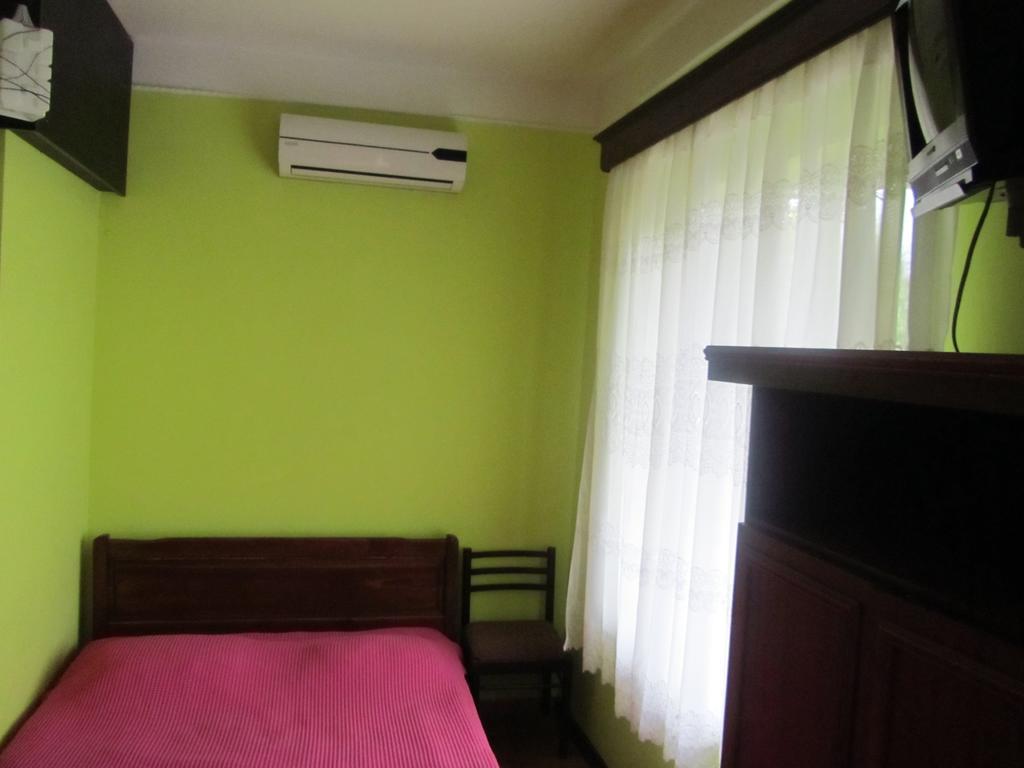 Suliko Guest House Batoemi Buitenkant foto