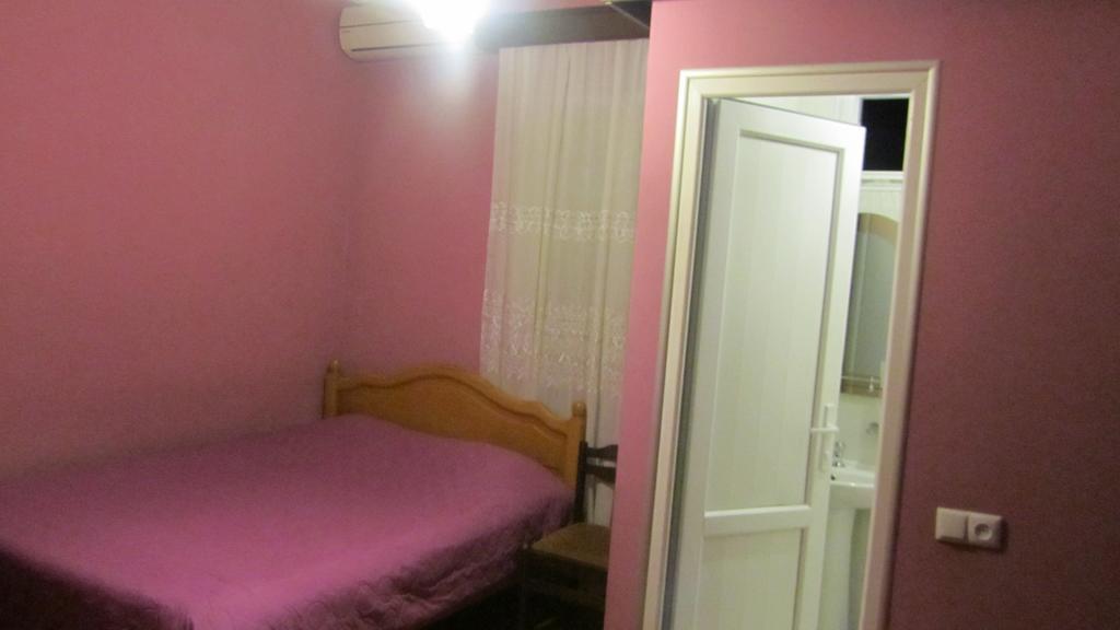 Suliko Guest House Batoemi Buitenkant foto
