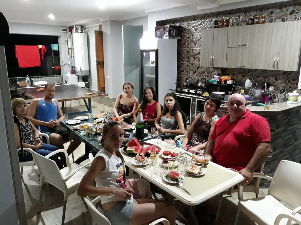 Suliko Guest House Batoemi Buitenkant foto